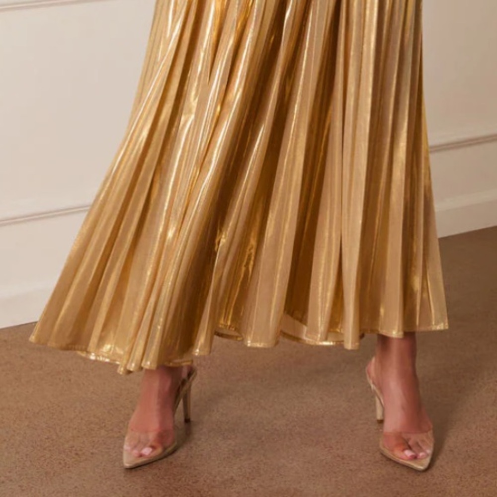 VICI Night Glow Pleated Metallic Maxi Dress - Picture 6 of 13